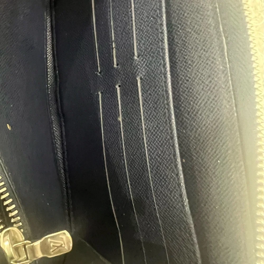 Louis Vuitton Women’s Zip Wallet - Picture 9 of 9
